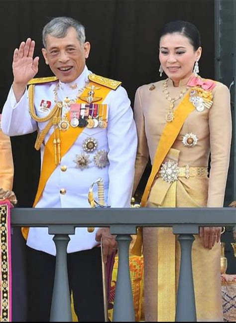 Jun 01, 2020 · พระราชประวัติ สมเด็จพระราชินีสุทิดา สมเด็จพระราชินีใน. ในหลวงร.10 ราชินีสุทิดา | ราชวงศ์, ภาพหายาก, คนดัง