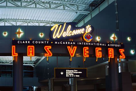 This las vegas hotel is nearby all the attractions. Airlines That Service McCarran Airport in Las Vegas