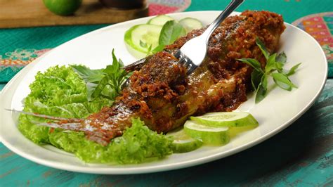 Masak malam hari ll masak sambal merah & lauk pauk, ini masak seperti biasanya di malam hari sebelum suami pulang kerja,maaf di dalam video nggak sempat di. Resep Ikan Bandeng Bakar - Masak Apa Hari Ini?