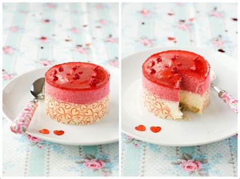 You can use the base mousse recipe as cake filling or frosting, as a pie, to fill pastries, for individual dessert cups, and lots of other ways. Berry Lovely: White Chocolate - Raspberry Mousse Cakes