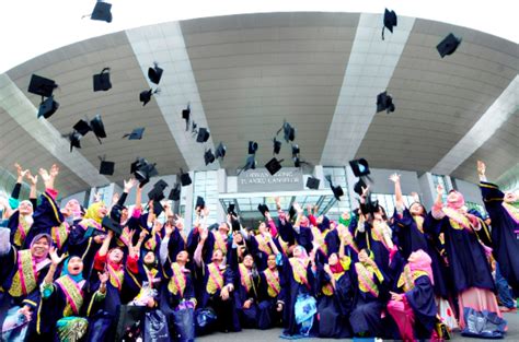 Kerja sebagai driver as uniride ni berfungsi sebagai pengangkutan untuk students. UiTM Perkenal Konvokesyen Secara Temu Janji