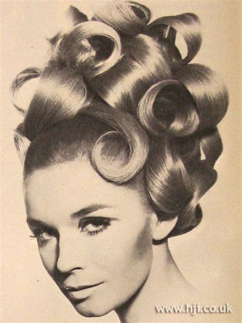 Retro Hairstyles Curled Hairstyles Large Curls Big Curls Swinging Sixties Hairstyle Gallery