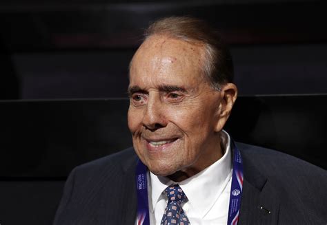 Bob dole served honorably during ww2. Former Sen. Bob Dole awarded nation's highest civilian ...