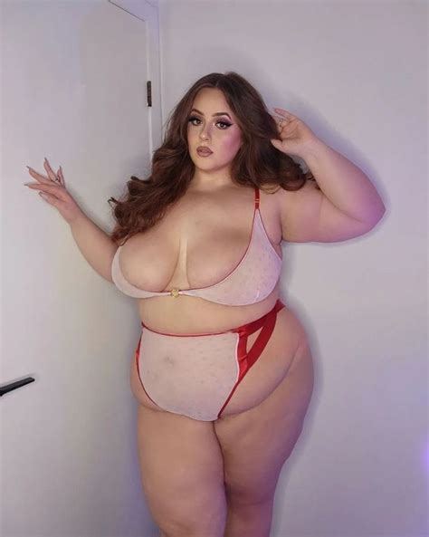 Size Model Defies Haters To Strip Off And Says Lingerie Is For