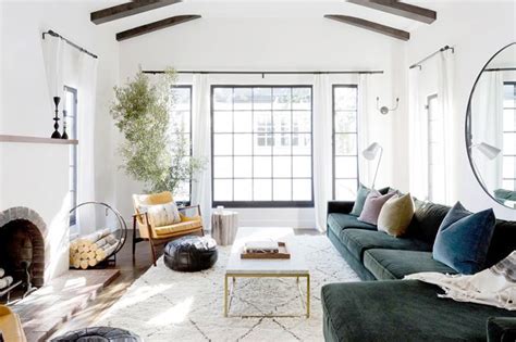 A great way to decorate your front porch for autumn! 8 First Home Decorating Ideas You'll Want to Steal