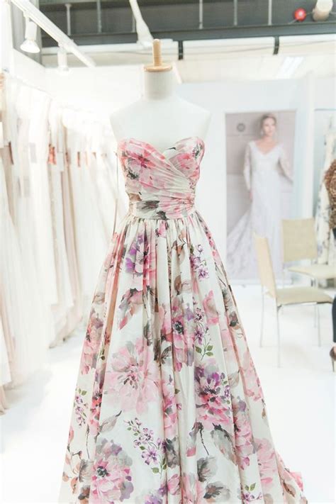 Elegant Sweetheart Floral Print Wedding Dress For Bridal