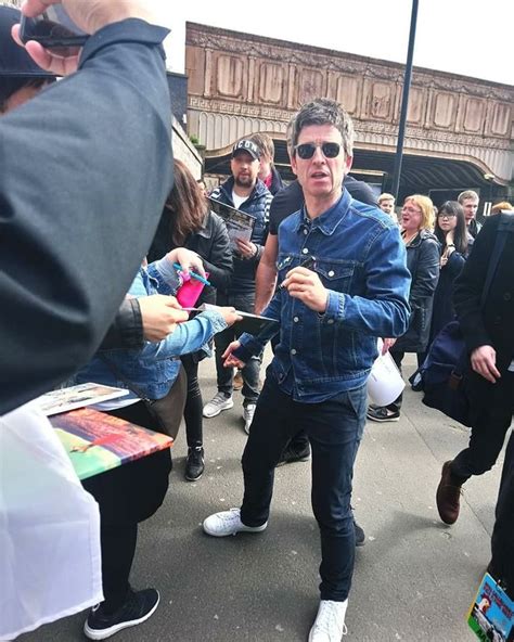 Paul weller says he would 'never, ever' give advice to noel gallagher. Pin by Chris Clark on Oasis | Noel gallagher, Britpop, Noel