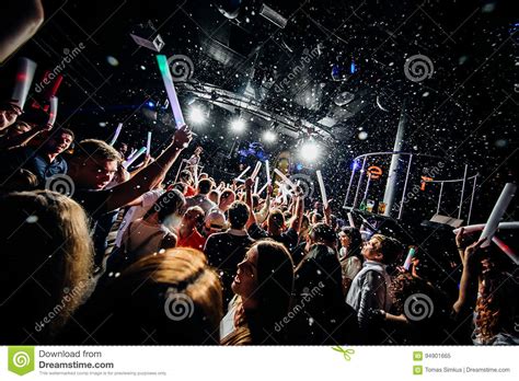 Concert Crowd Confetti Dancing Lights Editorial Image Image Of Drink