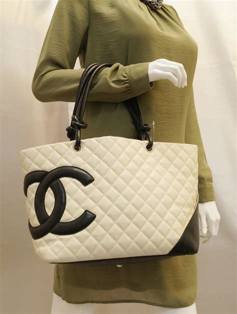 Chanel White Quilted Leather Ligne Cambon Tote Bag