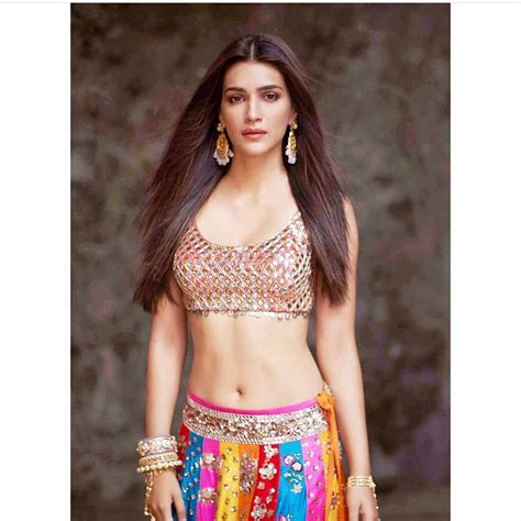 Kriti Sanon Look All Beauty In Ethnics In Her Poster Lagwado Attire Pictures Inside