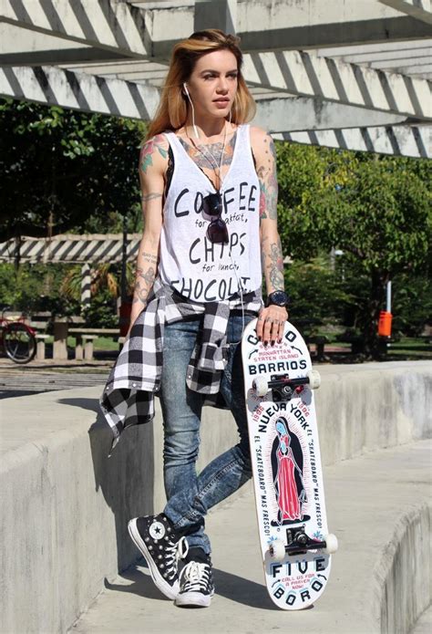 Pin Di And Su Moda Abbigliamento Hipster Abbigliamento Ragazze Skater