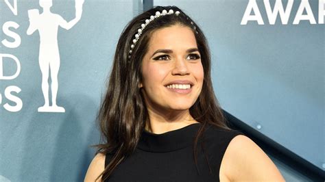 Reloj señorita americanas (2020) últimas películas full hd reloj señorita americana (2020) #cultura pop #estrella del pop #música #política #behind_the_scenes #música pop #documental. America Ferrera Debuts Baby Bump at SAG Awards 2020 ...