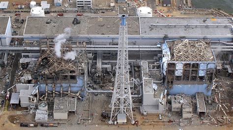 Reactor buildings at the fukushima power plant were damaged by hydrogen explosions caused by an earthquake and tsunami in 2011. Fukushima, cinq ans après la tragédie | Radio-Canada.ca