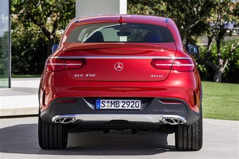 Maybe you would like to learn more about one of these? Poze Versus auto - BMW X6 vs Mercedes-Benz GLE Coupe - 399116