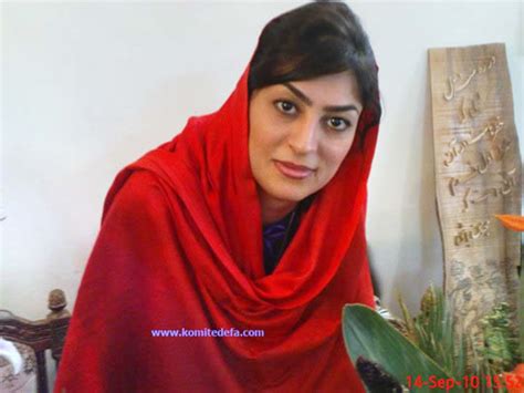 شبکه سراسری همکاری زنان ایرانی سه عکس از شیوا نظرآهاری پس از آزادی از زندان، کمیته دانشجویی