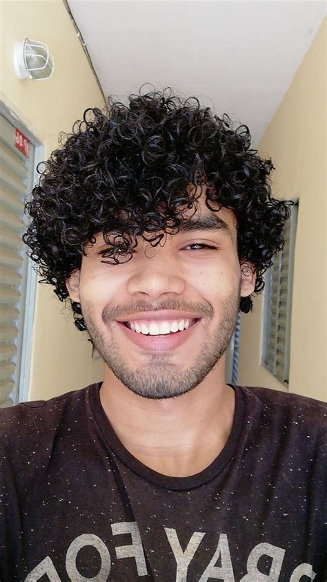 Pin By Ra L Gonz Lez On Mens Hairstyles Curly Hair Men Curly Hair Styles Men Haircut Curly Hair