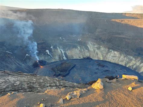 Kilaueas Lava Lake Returns Hawaiis Most Active Volcano Is Erupting Again