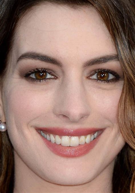 Close Up Of Anne Hathaway At The Premiere Of Alice Through The