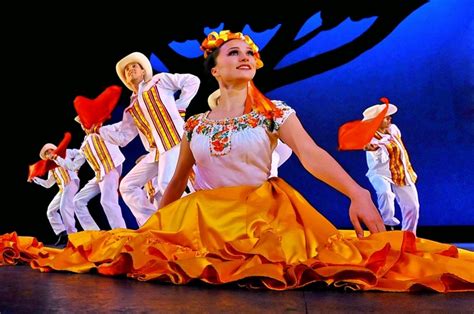 Ballet Folklórico De México De Amalia Hernández Del Encanto A La