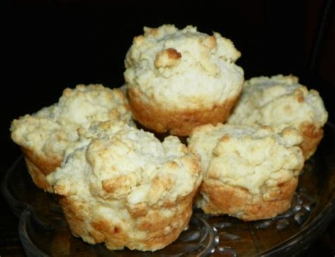 I had the opportunity to go to her house while i was there. Paula Deens Sour Cream Biscuits Recipe - Genius Kitchen