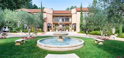Jade Mills Announces Listing Of Beverly Hills Estate For 18995 Million