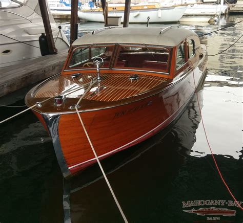 1950 Chris Craft 25′ Sportsman Sedan Paradox Classic Wooden Boats