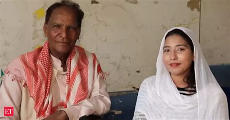 Pakistan One Doesnt See Age In Love It Just Happens 19 Year Old Girl Marries 70 Year Old