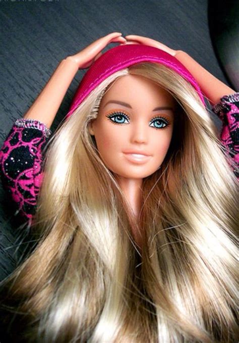 Pin By Maat Alary On Fashion Dolls Barbie Hair Barbie Hairstyle
