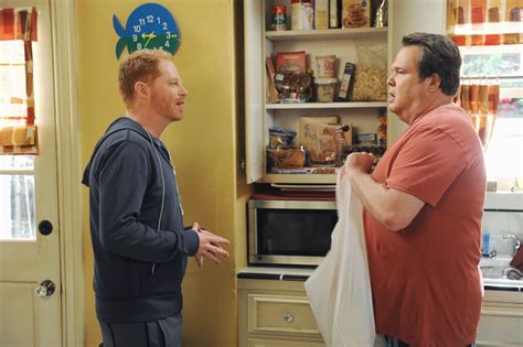 Modern Family Recap: How Awesome Are People? - TV - Vulture
