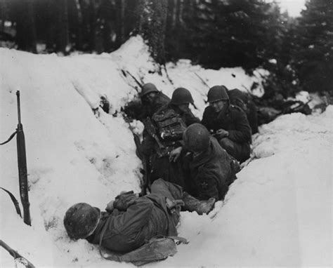 5 Pictures Of The 2nd Infantry Division During The Battle Of The Bulge