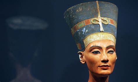 Queen Nefertiti Dazzles The Modern Imagination But Why Nefertiti Nefertiti Costume Queen