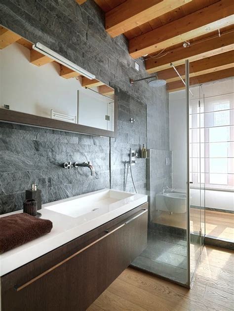 20 Bathrooms With Wood Floors Decoomo