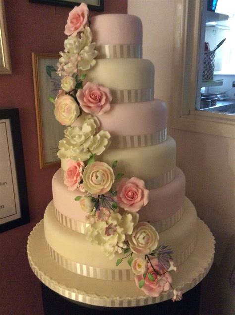 Beautiful £600 All Sponge Wedding Cake Cake Wedding Cakes Wedding 2016