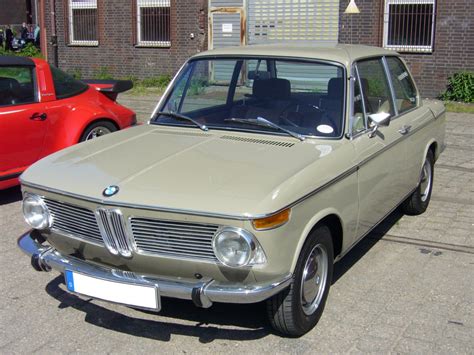 Bmw 1600 2 1966 1975 Der 1600 2 War Das Erste Modell Der Legendären