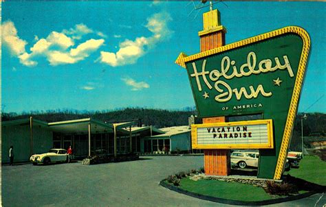 • open lobby mit all day dining. David Cobb Craig: A Salute to the Holiday Inn Sign