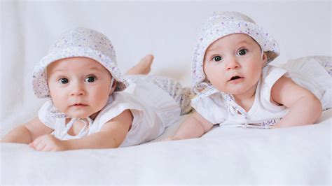 Gambar Bayi Kembar Lucu Dan Imut Adzka