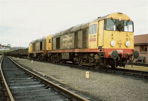 Class 20s 20118 And 20165 Thornton Junction British Railwa Flickr