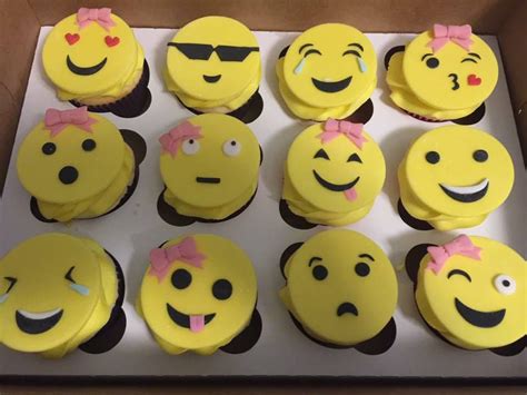Until emoji came along, how on earth did we communicate properly? Fondant Emoji Cupcake toppers by KelleysSweetToppers on Etsy | Homemade fondant, Emoji cupcake ...
