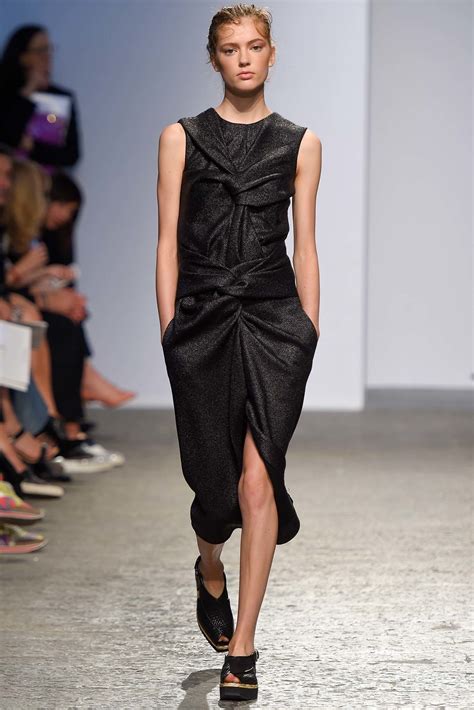 See The Complete Sportmax Spring 2015 Ready To Wear Collection