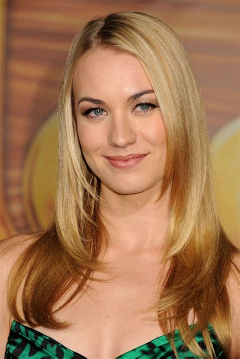 Film Actresses Yvonne Strahovski Pictures Gallery 10