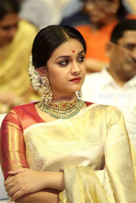 4 Best Keerthy Suresh Hairstyle Looks