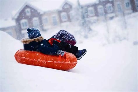 5 Great Places For Snow Tubing In Maine 2022