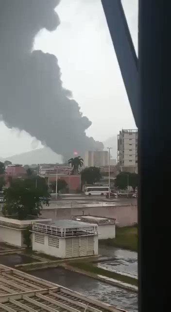 Aviation And Naval Assets On Twitter Rt Krommsan Venezuela Oil Refinery Explosion