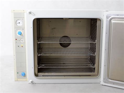 Heraeus Ut 6120 Oven Gemini Bv