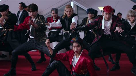 They were formed through the competition reality show of the. Stray Kids fait son comeback avec le MV de « Back Door ...