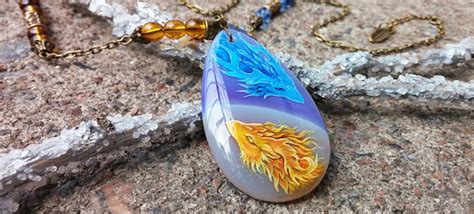 Artist Paints Fantastic Dragons Onto Agate Stones To