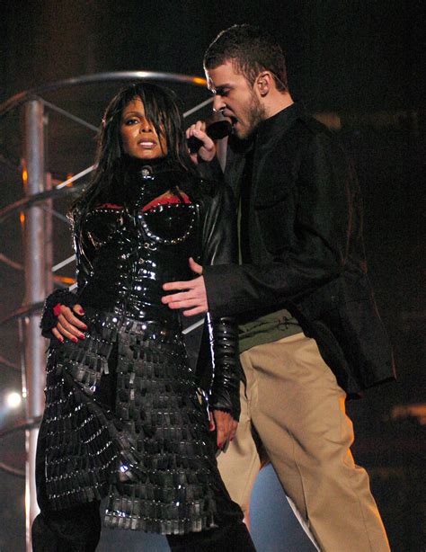 Who Caused Janet Jacksons Super Bowl Wardrobe Malfunction Ph