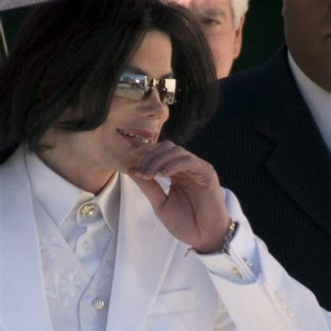 Le médecin de Michael Jackson révèle des détails très intimes du chanteur