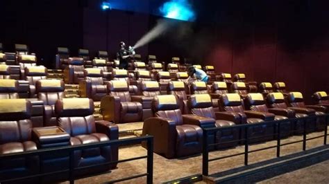 Cinema XXI Tanggapi Foto Viral Kursi Bioskop Berjamur | Republika Online