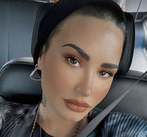 Demi Lovato Shows Off Shaved Head Freshstart